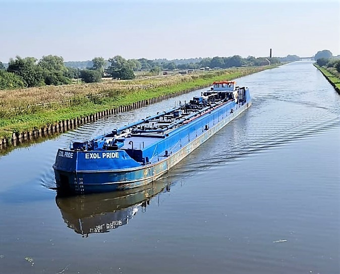 261021-oil-barge